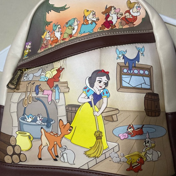 Loungefly Backpack Snow White🍎 - Picture 6 of 11